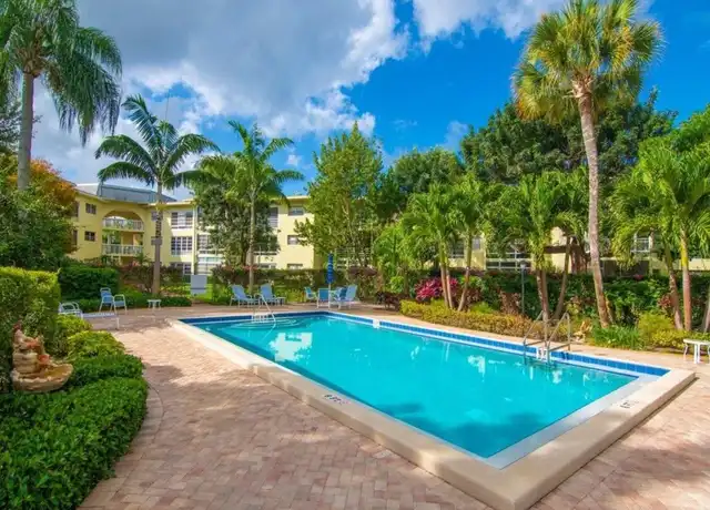 Property at 1100 Ponce De Leon Cir Unit E208, Vero Beach, FL, 32960, 2 beds, 2 baths, [object Object]