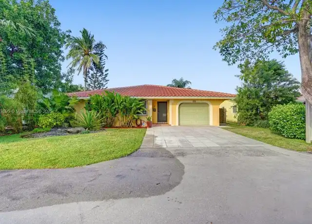 Property at 755 NW 35th St, Oakland Park, FL, 33309, 3 beds, 2 baths, [object Object]