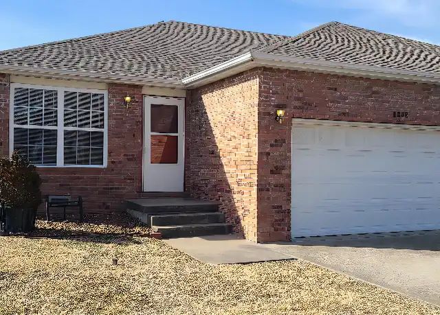 Property at 1515 Canton Ave, Bolivar, MO, 65613, 2 beds, 2 baths, [object Object]
