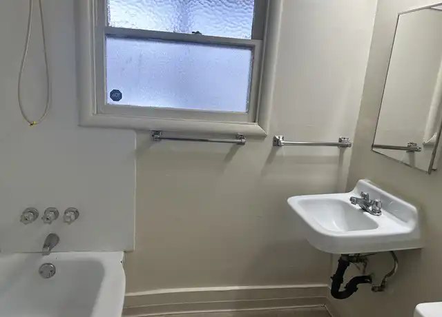 Property at 1012 Niantic St Unit 1012, Medford, OR, 97501, 1 bed, 1 bath, [object Object]