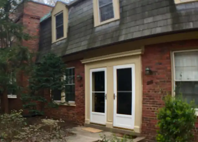Property at 1303 S Barton St #204, Arlington, VA, 22204, 1 bed, 1 bath, [object Object]