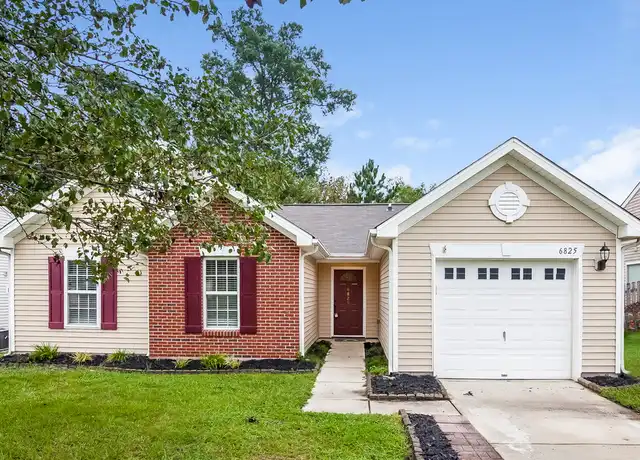 Property at 6825 Chieftain Dr, Charlotte, NC, 28216, 3 beds, 2 baths, [object Object]