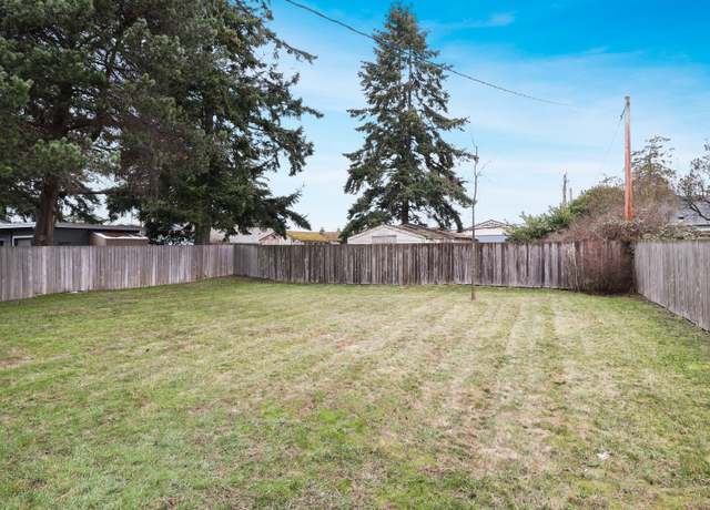 Photo of 54 SE Glencoe St, Oak Harbor, WA 98277