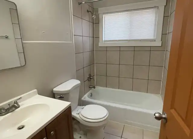 Property at 325 Maria Ave Unit 4, St Paul, MN, 55106, 1 bed, 1 bath, [object Object]