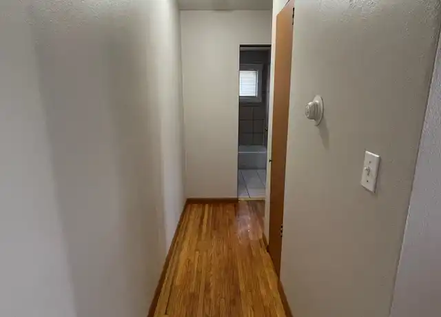 Property at 325 Maria Ave Unit 4, St Paul, MN, 55106, 1 bed, 1 bath, [object Object]