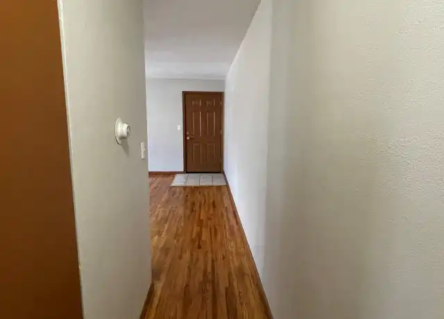 Property at 325 Maria Ave Unit 4, St Paul, MN, 55106, 1 bed, 1 bath, [object Object]