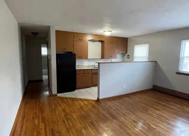 Property at 325 Maria Ave Unit 4, St Paul, MN, 55106, 1 bed, 1 bath, [object Object]