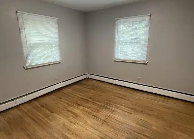 Property at 325 Maria Ave Unit 4, St Paul, MN, 55106, 1 bed, 1 bath, [object Object]