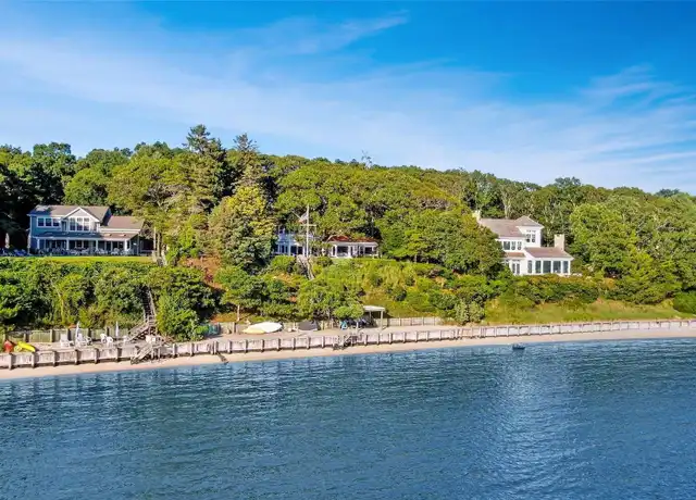 Property at 930 W Cove Rd, Cutchogue, NY, 11935, 5 beds, 3 baths, [object Object]