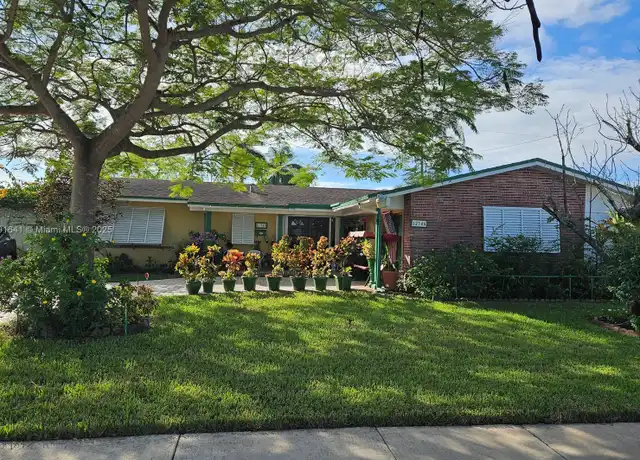 Property at 12340 SW 41st St #2, Miami, FL, 33175, 1 bed, 1 bath, [object Object]