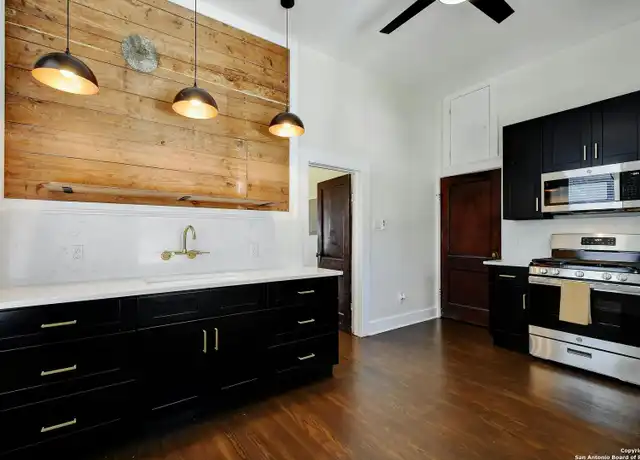 Property at 423 W Woodlawn Ave #2, San Antonio, TX, 78212, 1 bed, 1 bath, [object Object]