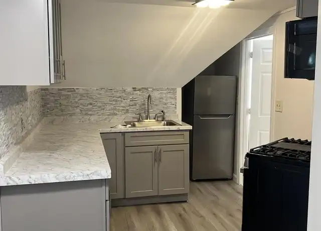 Property at 69 Tremont St Unit 3, Taunton, MA, 02780, 2 beds, 1 bath, [object Object]