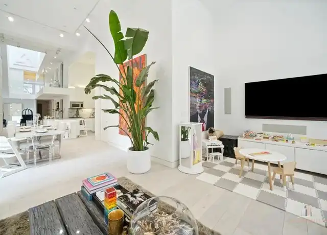 Property at 350 E 81st St, New York, NY, 10028, 3 beds, 4.5 baths, [object Object]