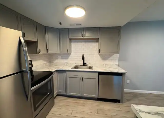 Property at 1002 Parkvale Ct Unit 1003 02, Park Hills, KY, 41011, 2 beds, 1 bath, [object Object]