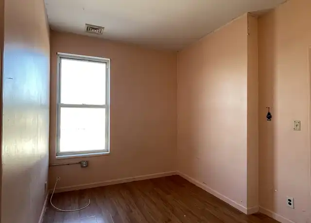 Property at 163 Broadway Unit 4, Newburgh, NY, 12550, 4 beds, 1 bath, [object Object]