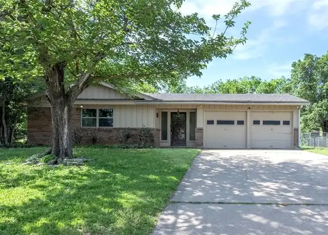 Property at 610 E Anderson St, Weatherford, TX, 76086, 3 beds, 2 baths, [object Object]