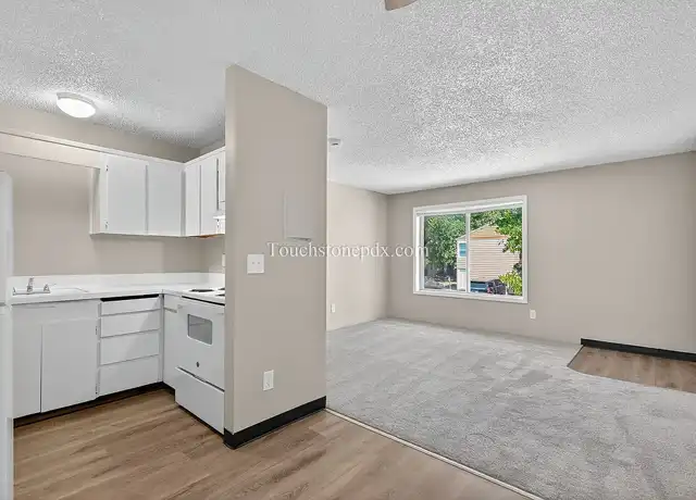 Property at Skylark Apartments - 2345 SE 135th Ave, Portland, OR, 97233, 1-3 bed, 1-1.5 bath, [object Object]