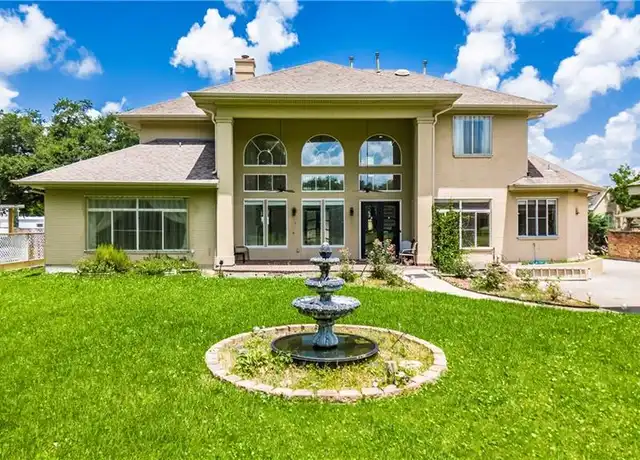 Property at 701 Fairfield Ave, Gretna, LA, 70056, 3 beds, 3.5 baths, [object Object]