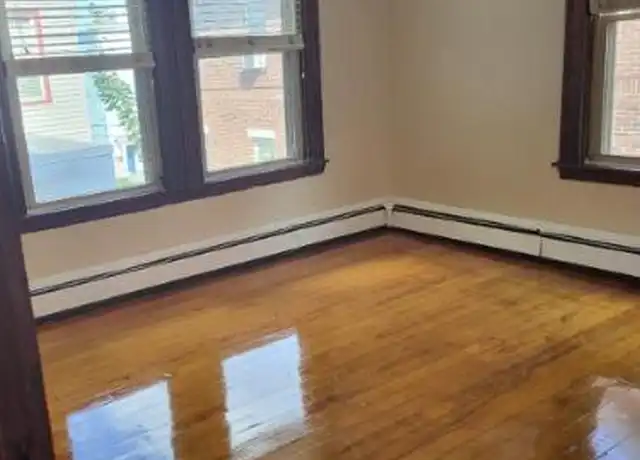 Property at 139 How St, Haverhill, MA, 01830, 1 bed, 1 bath, [object Object]