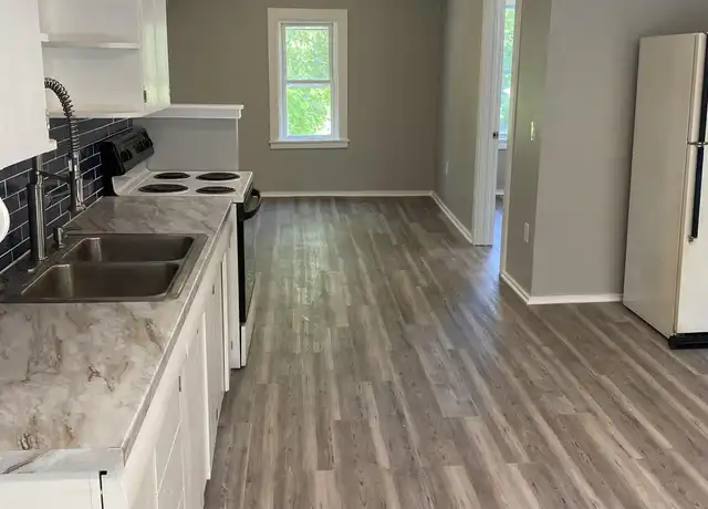 Property at 10 Davis Dr Unit 2, Lebanon, NH, 03766, 2 beds, 1 bath, [object Object]