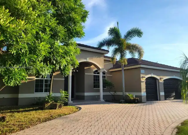 Property at 13196 SW 190th St, Miami, FL, 33177, 6 beds, 4 baths, [object Object]