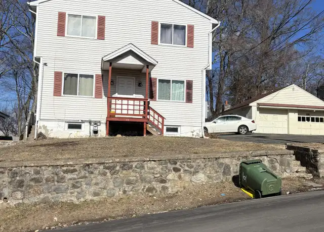 Property at 35 Woodward Ave Unit 1, Waterbury, CT, 06705, 3 beds, 1 bath, [object Object]