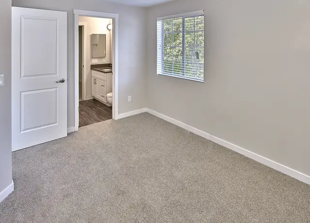 Photo of 8610 240th St SW, Edmonds, WA 98026