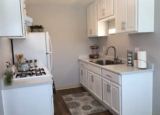 Property at Valle Poway Apartments - 13312 Community Rd, Poway, CA, 92064, 1 bed, 1 bath, [object Object]