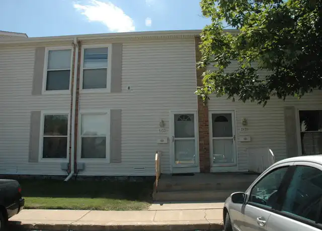 Property at 1933 Kenilworth Cir, Hoffman Estates, IL, 60169, 2 beds, 1.5 baths, [object Object]
