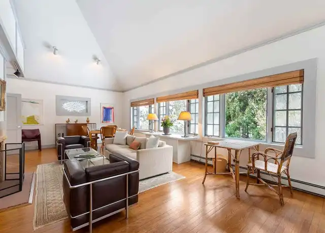 Property at 4 Pheasant Ln, East Hampton, NY, 11937, 3 beds, 2.5 baths, [object Object]