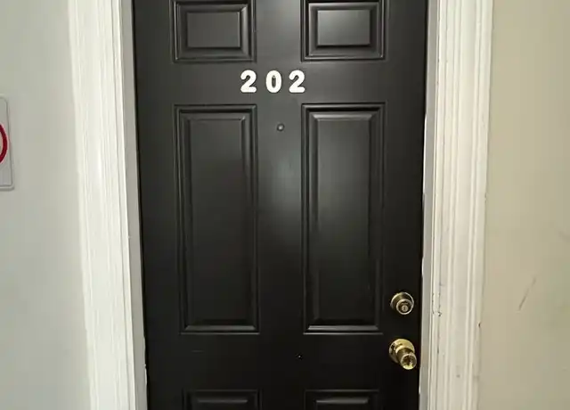 Property at 103 E Church St #202, Slatington, PA, 18080, 1 bed, 1 bath, [object Object]