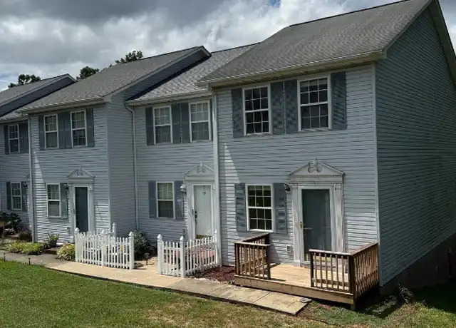 Property at 219 Hunter Hills Cir #20, Bristol, TN, 37620, 2 beds, 1.5 baths, [object Object]