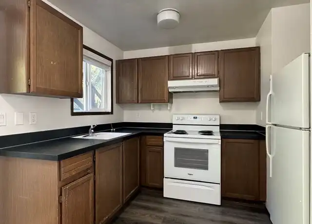 Property at 1204 N B St Apt F, Ellensburg, WA, 98926, 2 beds, 1 bath, [object Object]