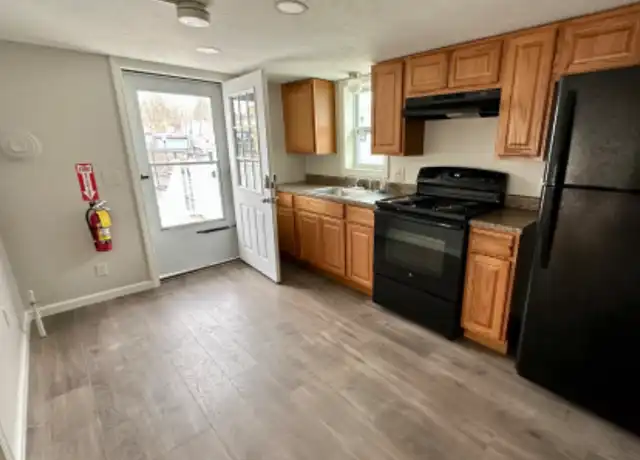 Property at 51 Central St Unit 2R, Southbridge, MA, 01550, 1 bed, 1 bath, [object Object]