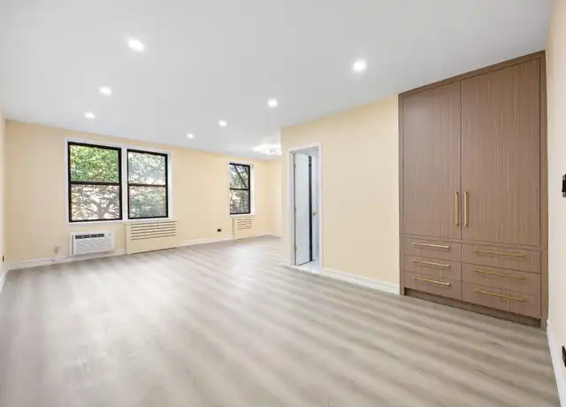 Property at 10025 Queens Blvd Unit 3L, Forest Hills, NY, 11375, 0 beds, 1 bath, [object Object]