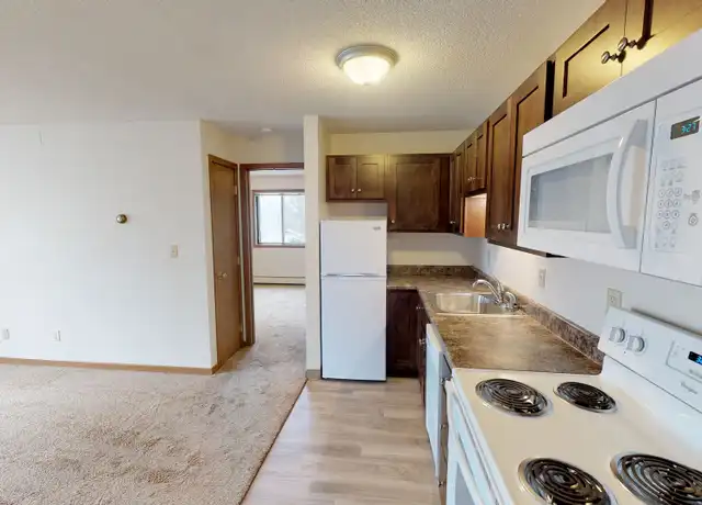 Property at 153 N Hyland Ave Unit 9, Ames, IA, 50014, 1 bed, 1 bath, [object Object]