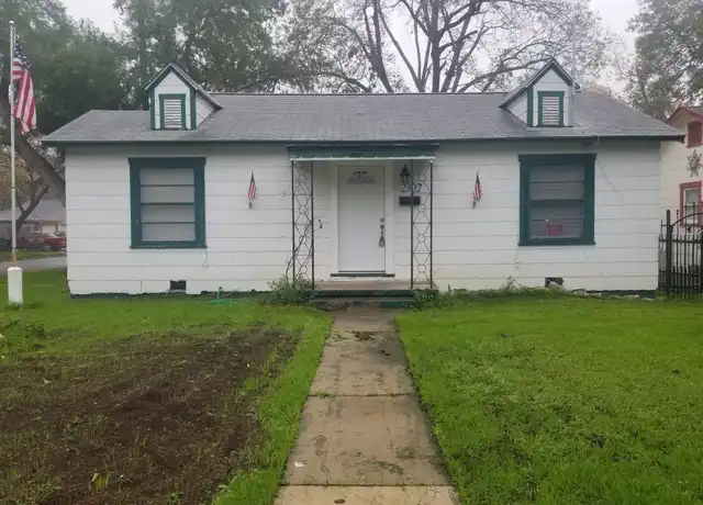 Property at 2302 Edison Dr, San Antonio, TX, 78201, 3 beds, 2 baths, [object Object]