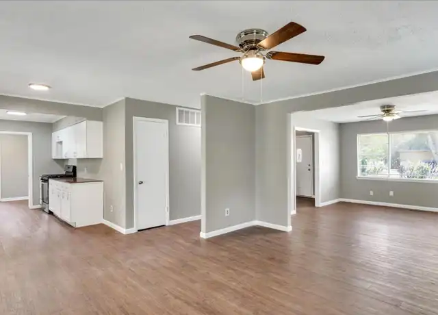 Property at 909 W Atlanta Ct, Broken Arrow, OK, 74012, 3 beds, 1.5 baths, [object Object]