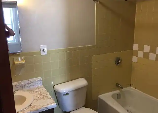 Property at 42 Main St, Gardner, MA, 01440, 1 bed, 1 bath, [object Object]