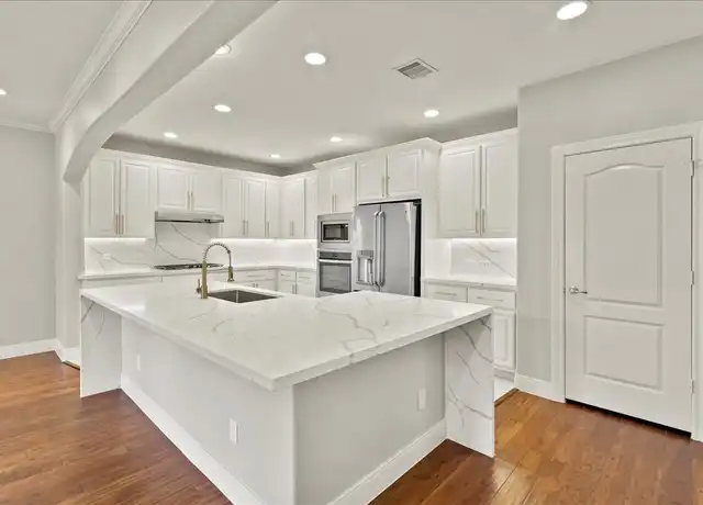 Property at 1518 Bingham St Unit B, Houston, TX, 77007, 3 beds, 3.5 baths, [object Object]