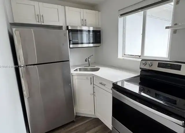 Property at 685 SW 7th Ter Unit 2, Dania Beach, FL, 33004, 1 bed, 1 bath, [object Object]