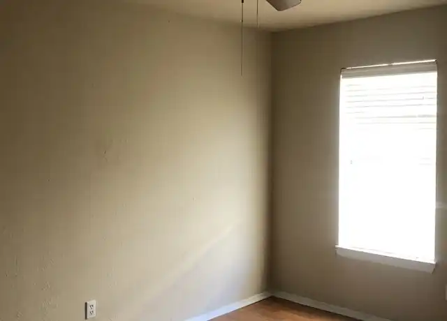 Property at 705 Bayview Blvd, Portland, TX, 78374, 2 beds, 1 bath, [object Object]