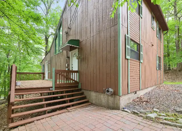 Property at 2129 Southport Dr, Bushkill, PA, 18324, 3 beds, 2 baths, [object Object]