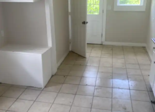 Property at 2914 Woodbridge Ave, Cleveland, OH, 44109, 2 beds, 1 bath, [object Object]