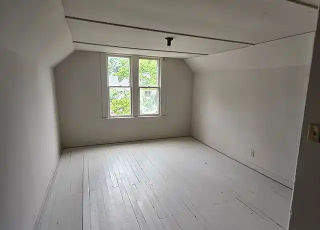 Property at 107 E Missouri St, Evansville, IN, 47711, 4 beds, 1 bath, [object Object]