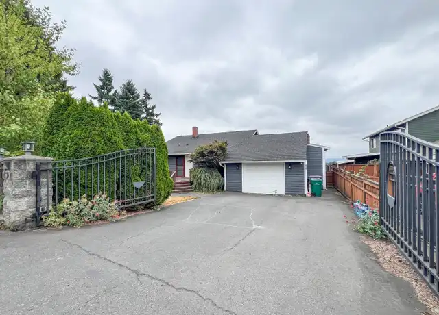 Property at 6611 S 131st Pl, Seattle, WA, 98178, 2 beds, 1 bath, [object Object]