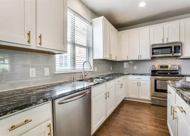 Property at 1321 Palm Canyon Dr, Dallas, TX, 75204, 2 beds, 2.5 baths, [object Object]
