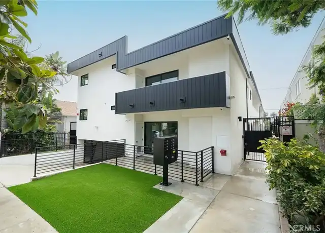 Property at 1334 9th St Unit 6, Santa Monica, CA, 90401, 2 beds, 2 baths, [object Object]