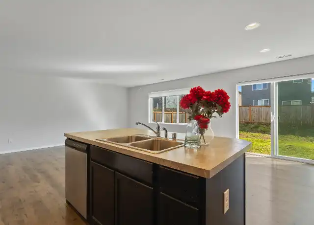 Property at 10546 189th St E, Puyallup, WA, 98374, 4 beds, 2.5 baths, [object Object]