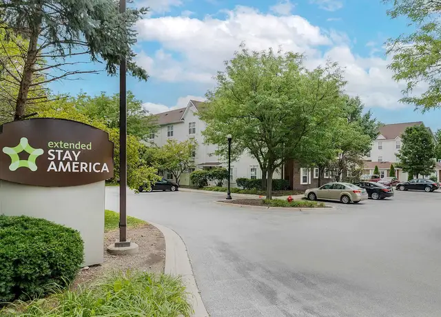 Photo of 2185 Marriott Dr, West Dundee, IL 60118